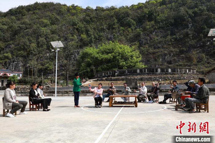 广西德保大山里的戏班 传承百年情味浓